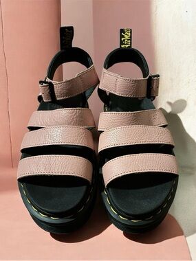 Dr. Martens Blaire Leather Platform Women’s Sandals Rose Pink Size 8